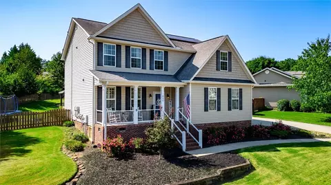 606 Summitbluff Dr, Greenville, SC 29617