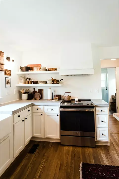 Kitchen - 154 Wesley Ct, Starr, SC 29684 photo 3 of 3