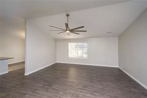 Living - 100 Stevens Ct, Williamston, SC 29697 photo 2 of 6