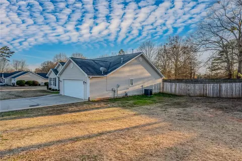 Exterior - 100 Stevens Ct, Williamston, SC 29697 photo 3 of 6