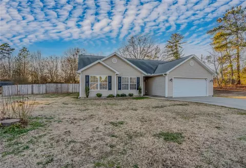 Exterior - 100 Stevens Ct, Williamston, SC 29697 photo 2 of 6