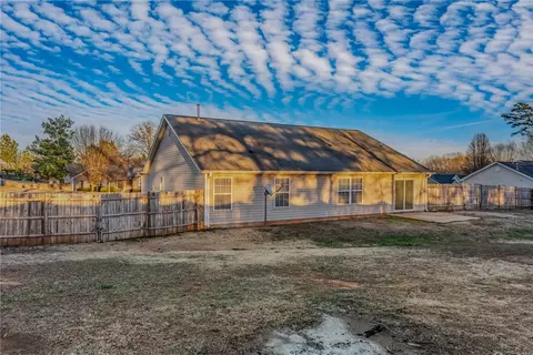 Exterior - 100 Stevens Ct, Williamston, SC 29697 photo 4 of 6