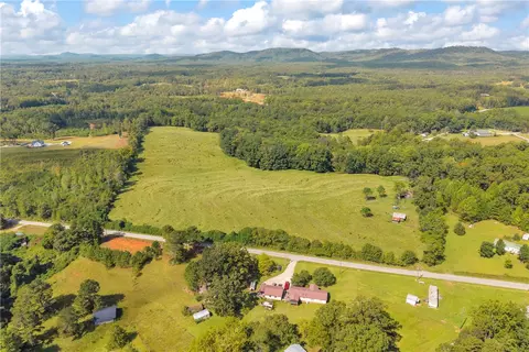 104 Nectarine Cir, Walhalla, SC 29691 photo 3