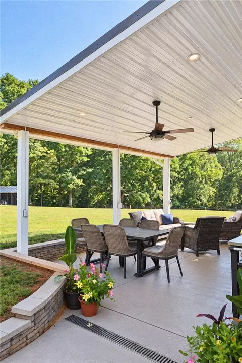 Exterior - 2420 Rainey Rd, Starr, SC 29684 photo 8 of 14
