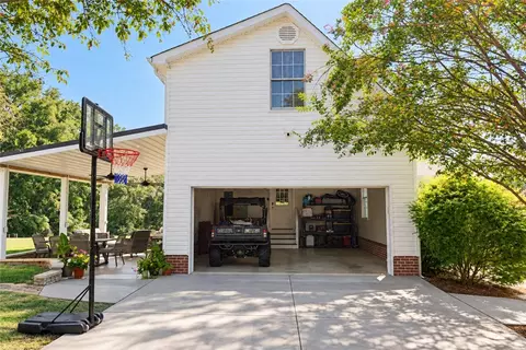 Exterior - 2420 Rainey Rd, Starr, SC 29684 photo 9 of 14