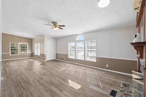 Living - 722 Pickens Dr, Pendleton, SC 29670 photo 5 of 6