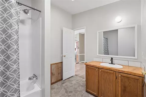 Bath - 722 Pickens Dr, Pendleton, SC 29670 photo 3 of 3
