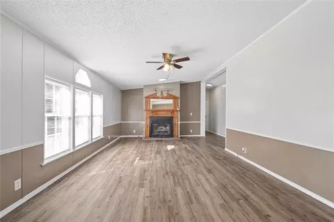 Living - 722 Pickens Dr, Pendleton, SC 29670 photo 3 of 6