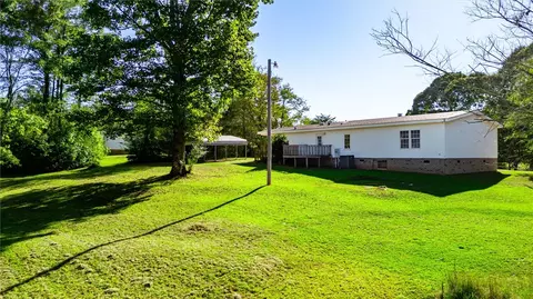 Exterior - 722 Pickens Dr, Pendleton, SC 29670 photo 5 of 6