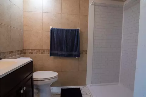 Bath - 316 Hamby Rd, Starr, SC 29684 photo 3 of 6