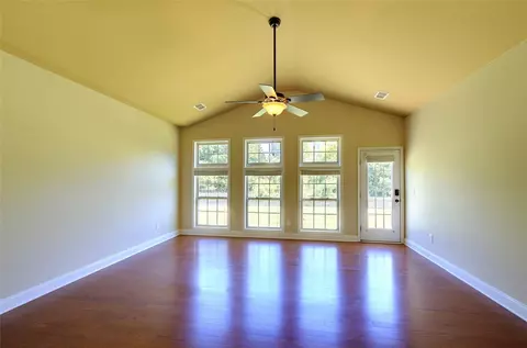 Living - 115 Sturbridge Ct, Easley, SC 29642 photo 5 of 6