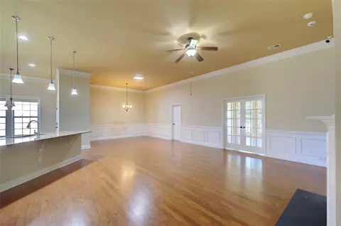 Living - 115 Sturbridge Ct, Easley, SC 29642 photo 4 of 6