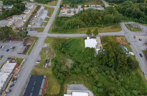 306 E North 2nd St, Seneca, SC 29678 photo 6