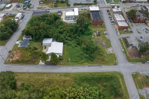 306 E North 2nd St, Seneca, SC 29678 photo 5