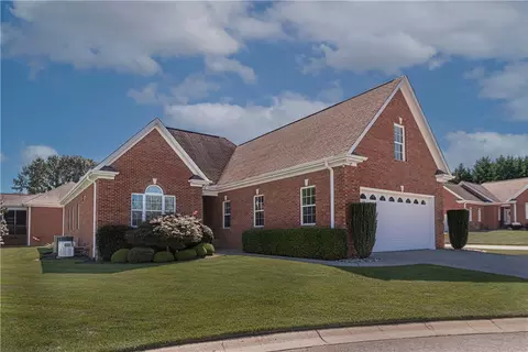 2 Hartsfield Ests, Easley, SC 29642