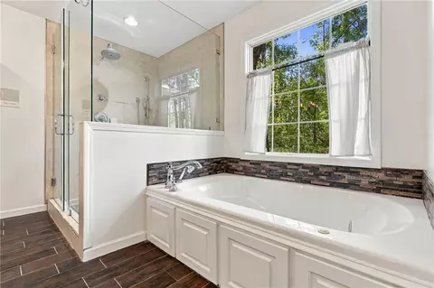 Bath - 406 Stonewall Dr, Easley, SC 29642 photo 2 of 3