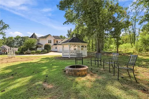 Exterior - 406 Stonewall Dr, Easley, SC 29642 photo 9 of 14