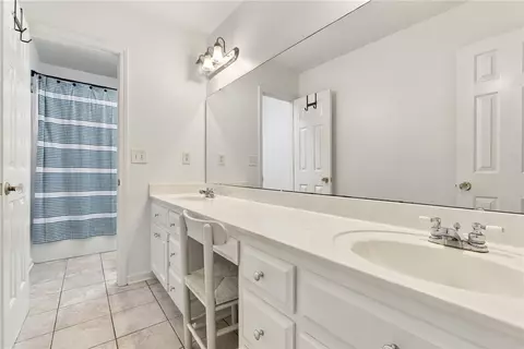 Bath - 406 Stonewall Dr, Easley, SC 29642 photo 3 of 3