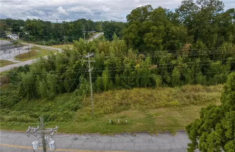 307 E North 2nd St, Seneca, SC 29678 photo 3