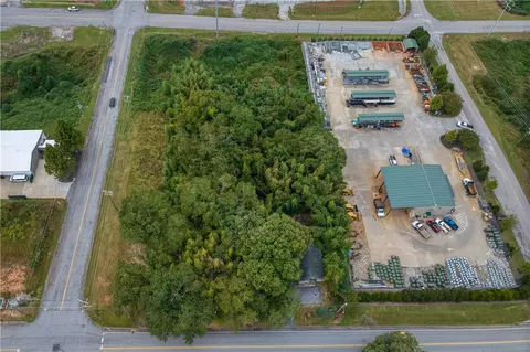 307 E North 2nd St, Seneca, SC 29678 photo 8