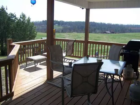 Exterior - 345 Geraldine Dr, Walhalla, SC 29691 photo 5 of 16