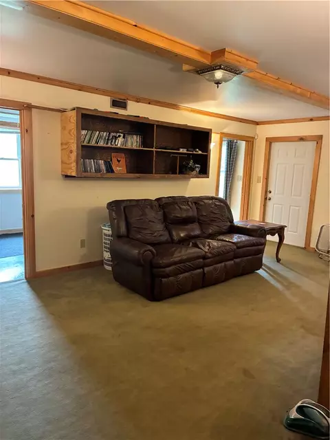 Living - 345 Geraldine Dr, Walhalla, SC 29691 photo 4 of 4