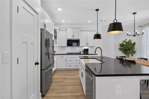 Kitchen - 120 Founders Blvd, Central, SC 29630 photo 4 of 7