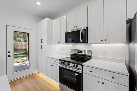 Kitchen - 119 Park Dr, Easley, SC 29640 photo 2 of 5