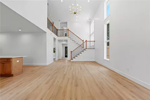 Living - 119 Park Dr, Easley, SC 29640 photo 4 of 4