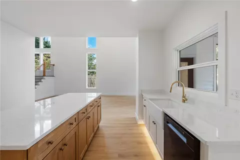Kitchen - 119 Park Dr, Easley, SC 29640 photo 3 of 5