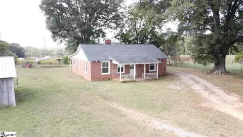 1706 W Georgia Rd, Woodruff, SC 29388
