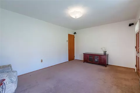 Living - 200 Fleming Dr, Anderson, SC 29621 photo 3 of 3
