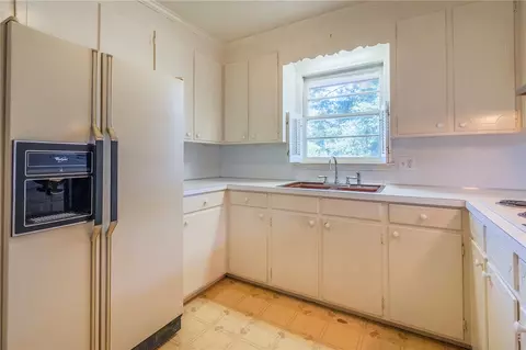 Kitchen - 200 Fleming Dr, Anderson, SC 29621 photo 3 of 6