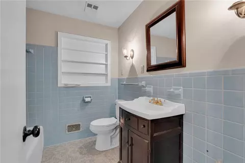 Bath - 204 Brook Forest Dr, Anderson, SC 29621 photo 3 of 4