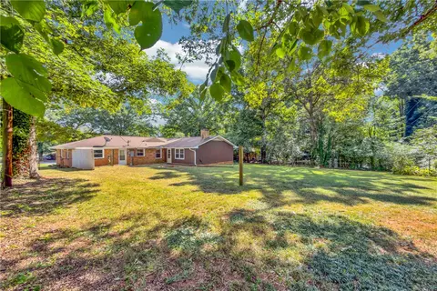 Exterior - 204 Brook Forest Dr, Anderson, SC 29621 photo 7 of 9