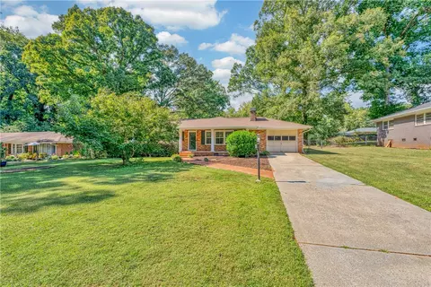 Exterior - 204 Brook Forest Dr, Anderson, SC 29621 photo 3 of 9