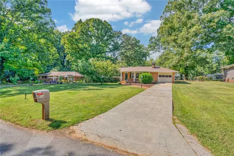 Exterior - 204 Brook Forest Dr, Anderson, SC 29621 photo 2 of 9