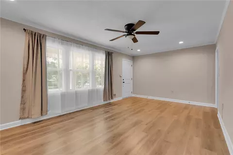 Living - 204 Brook Forest Dr, Anderson, SC 29621 photo 3 of 6