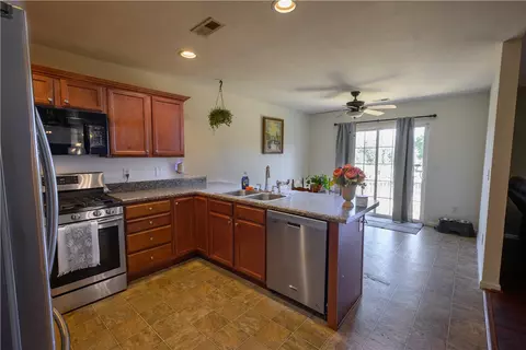 Kitchen - 102 Stanmoore Dr, Anderson, SC 29621 photo 4 of 5