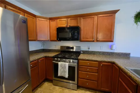 Kitchen - 102 Stanmoore Dr, Anderson, SC 29621 photo 5 of 5