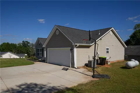 Exterior - 102 Stanmoore Dr, Anderson, SC 29621 photo 2 of 5