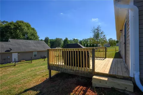 Exterior - 102 Stanmoore Dr, Anderson, SC 29621 photo 4 of 5