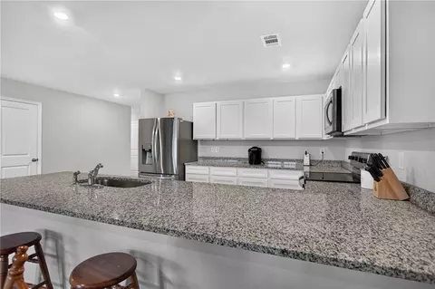 Kitchen - 104 Citrus Ln, Walhalla, SC 29691 photo 2 of 3