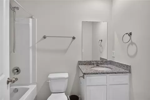 Bath - 104 Citrus Ln, Walhalla, SC 29691 photo 3 of 4