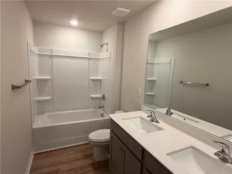 Bath - 216 Hamilton St, Easley, SC 29640 photo 2 of 2