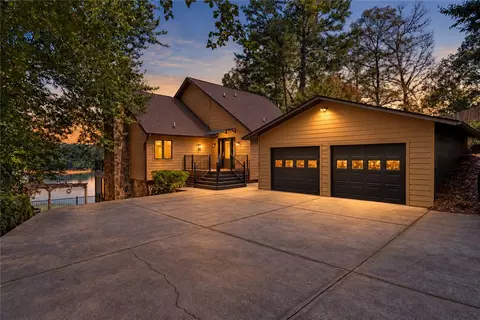 120 Farris Sandra Dr, West Union, SC 29696