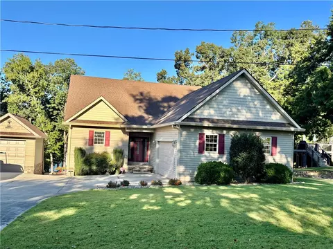 173 Hudgins Lake Rd, Townville, SC 29689