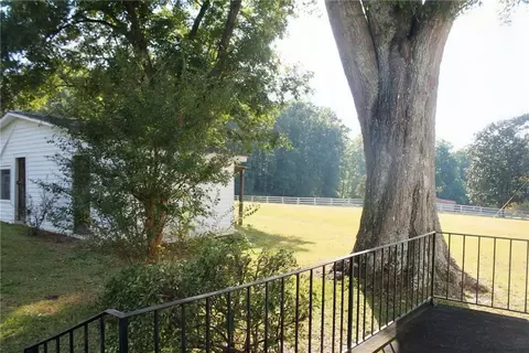 Exterior - 711 W Bear Swamp Rd, Walhalla, SC 29691 photo 11 of 19