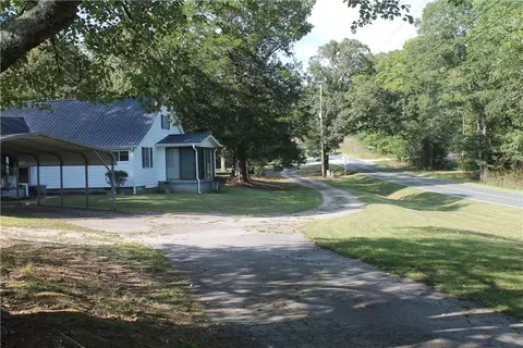 Exterior - 711 W Bear Swamp Rd, Walhalla, SC 29691 photo 16 of 19