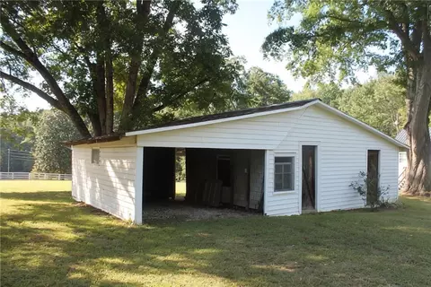Exterior - 711 W Bear Swamp Rd, Walhalla, SC 29691 photo 5 of 19